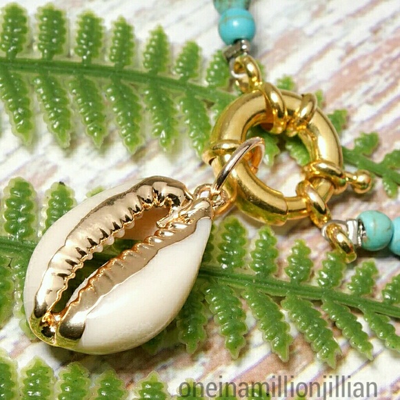 Natural Cowrie Shell Necklace - Picture 3 of 8